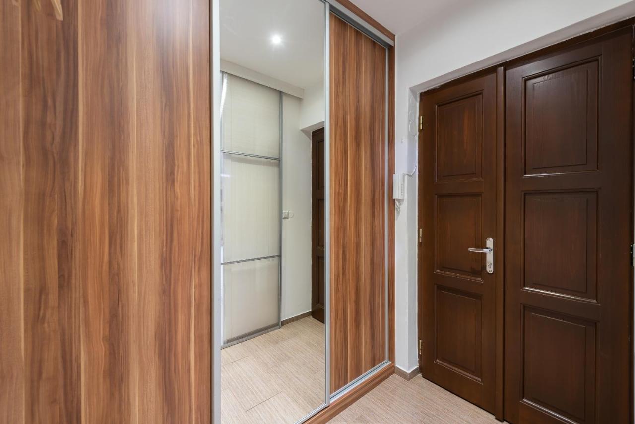 10 Min City Centre 5 People Apartment, Free Coffee ปราก ภายนอก รูปภาพ